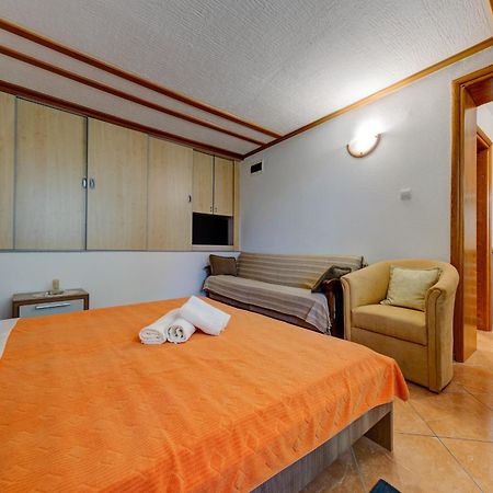 Olive Garden Apartments Ilha Sveti Stefan Quarto foto